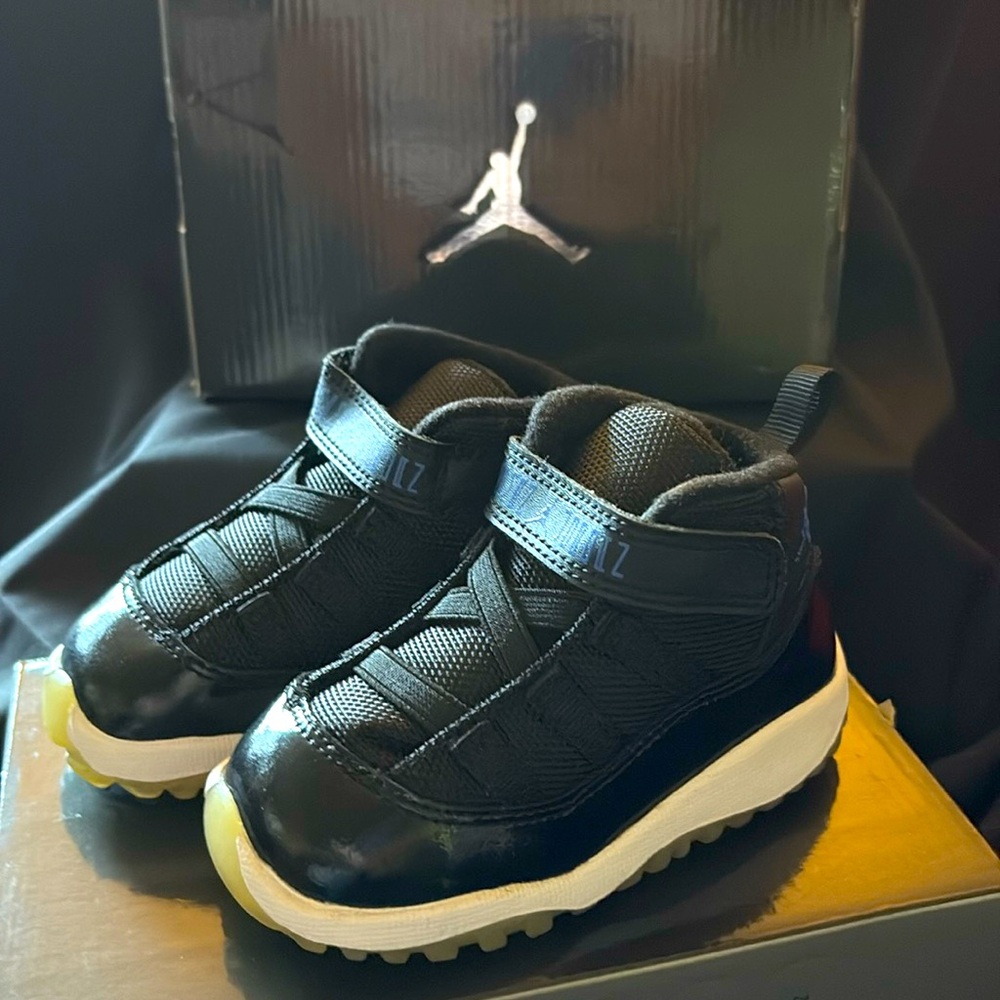 Toddler Jordan 11 Retro size 6c. Black and blue New in box.